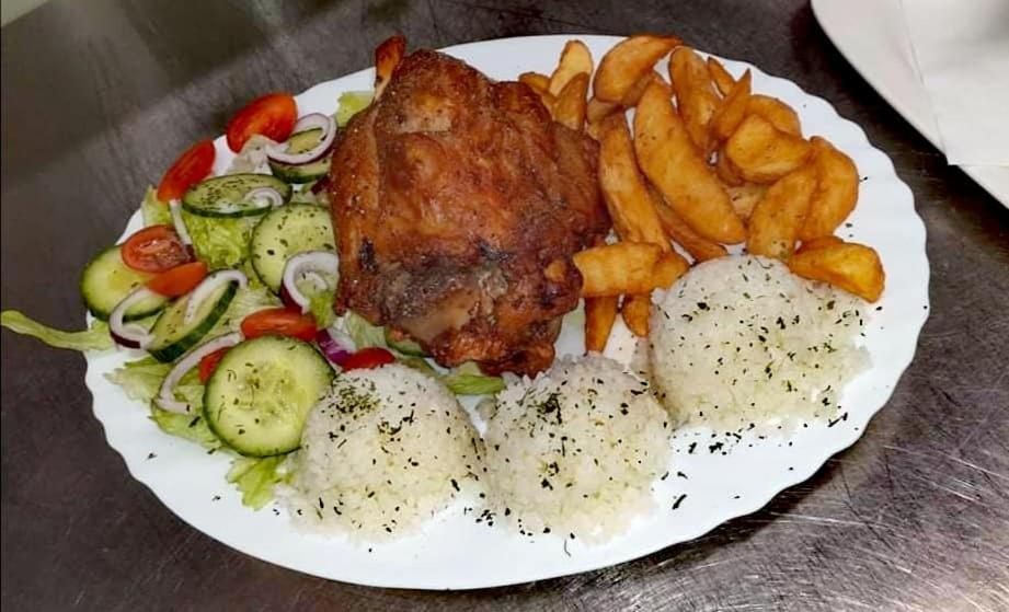 Jolan Pension & Restaurant Cicov Buitenkant foto