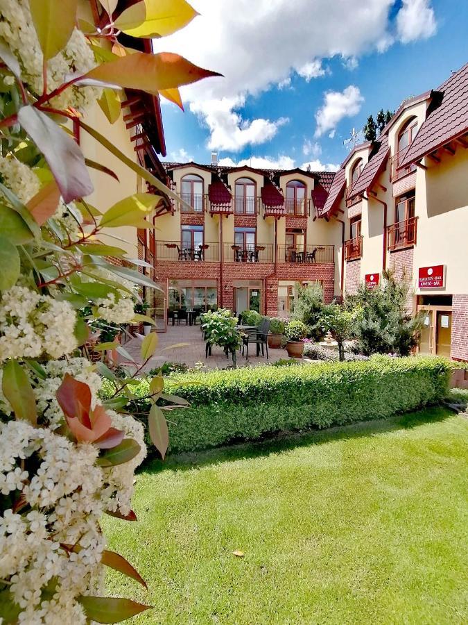 Jolan Pension & Restaurant Cicov Buitenkant foto