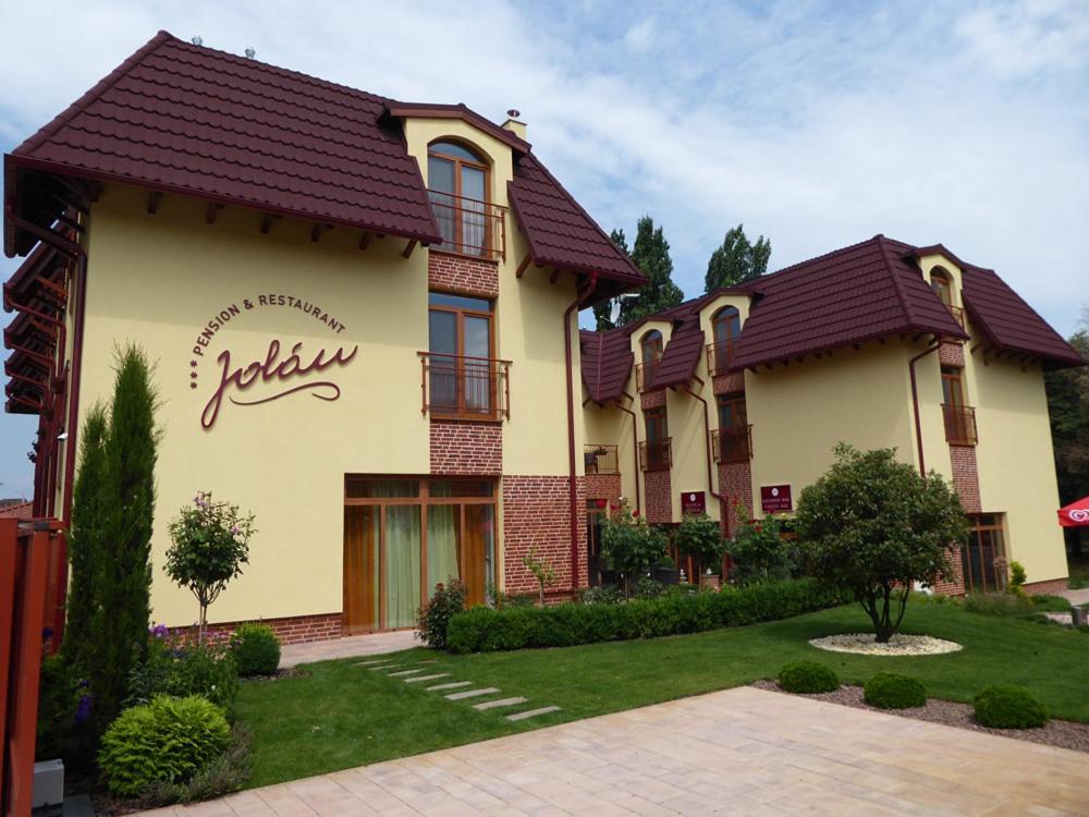 Jolan Pension & Restaurant Cicov Buitenkant foto